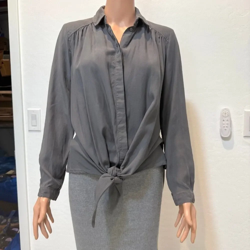 Anthropologie Maeve Tuesday XS button front tie low hem top TLS1 2904